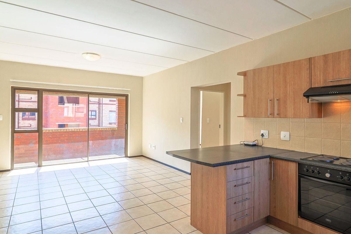 2 BEDROOM 2 BATHROOM APARTMENT WITH LOW LEVIES. - Photo 5