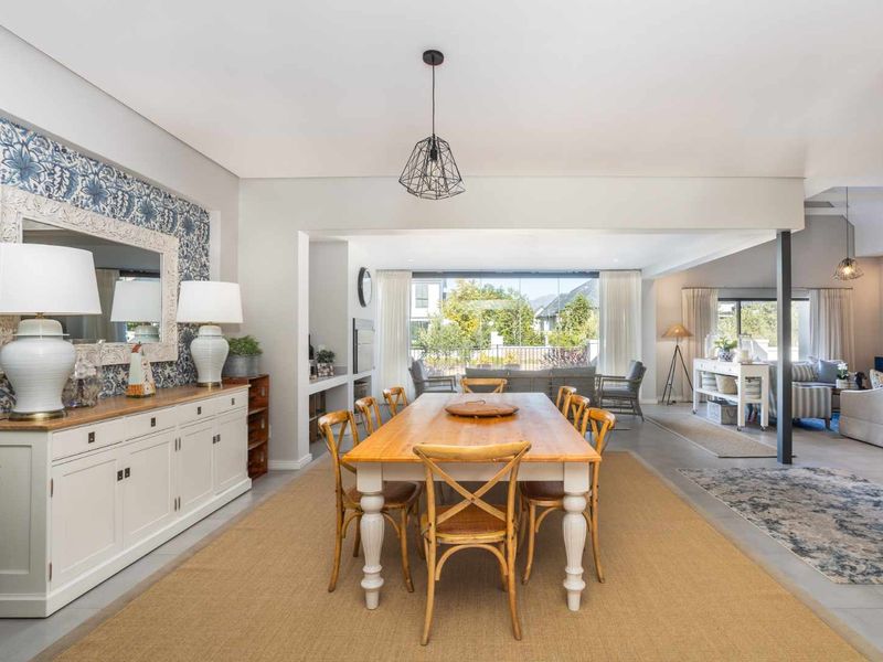 Magnificent Four-Bedroom Home to Rent on Val de Vie Estate, Offered Fully Furnished - Photo 6