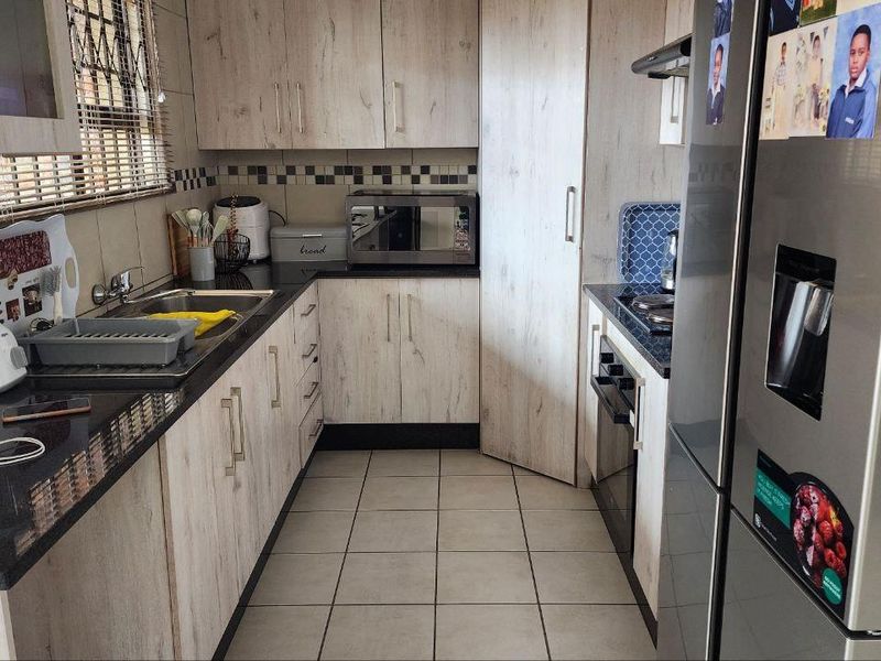 Comfort,Space and Everyday Elegance - Photo 4