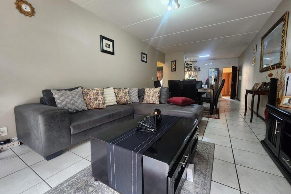 Enjoy effortless downstairs living in this secure, modern sanctuary - Photo 5