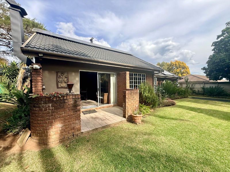 Beautiful 4 Bedroom house for sale in vryheid - Photo 3