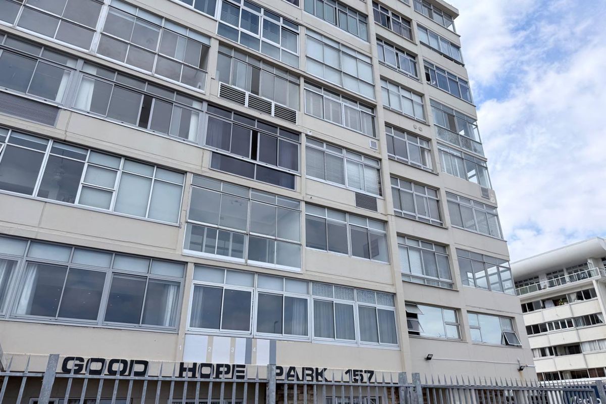 Luxurious Retirement Living in the Heart of Mouillie Point - Photo 3