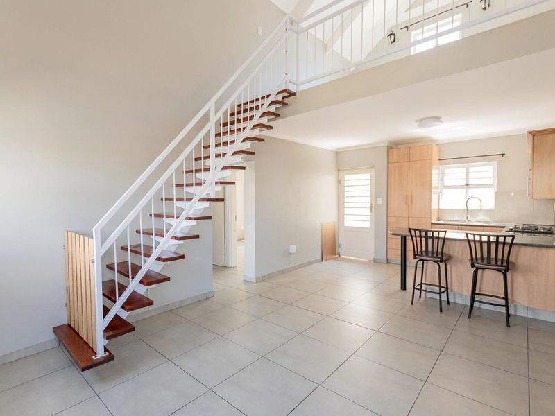 Lock-Up and Go, 2-Bedroom House with a Loft - Photo 5