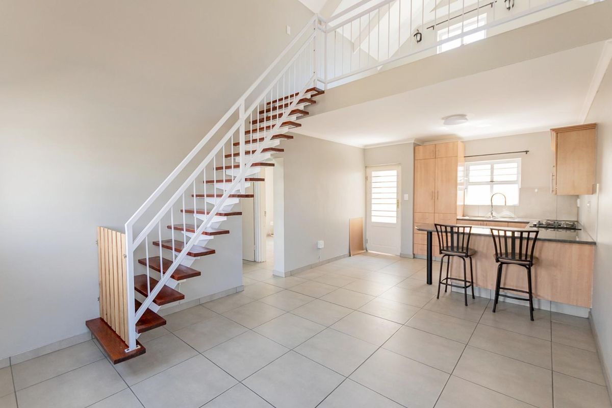 Lock-Up and Go, 2-Bedroom House with a Loft - Photo 5