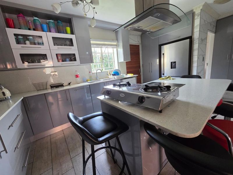 Spacious 3-Bedroom Home in a Perfectly Managed Estate - Photo 3