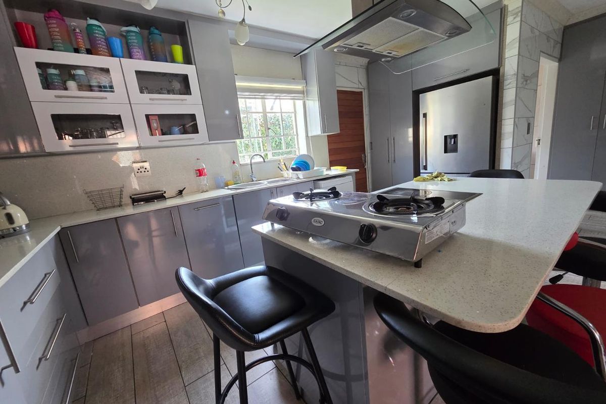 Spacious 3-Bedroom Home in a Perfectly Managed Estate - Photo 3