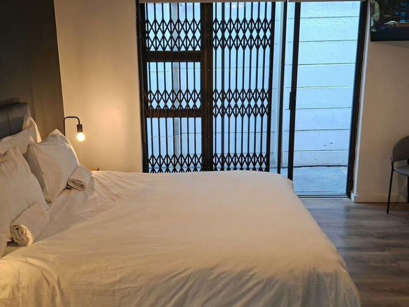 Furnished bachelor garden flatlet within walking distance of the beach - Photo 4