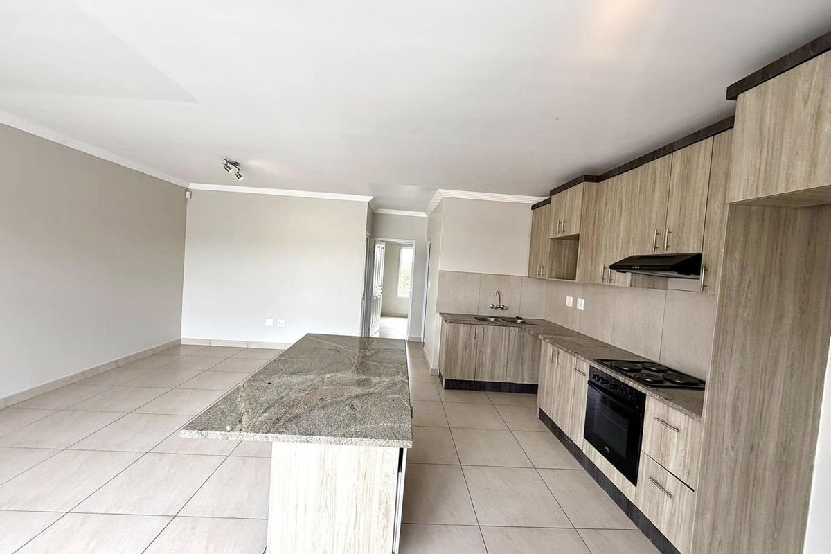 2 Bedroom Townhouse For Sale in Pionierspark Ext 1 - Photo 4
