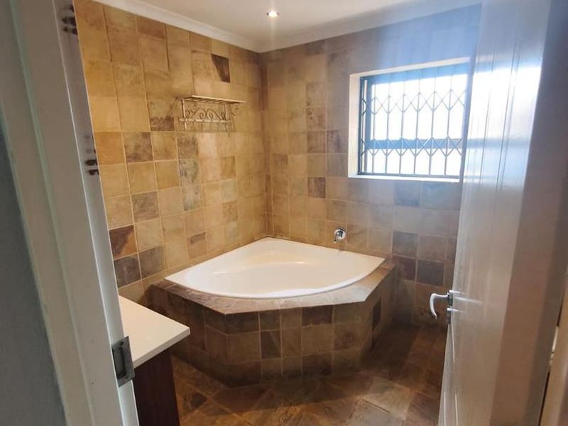 3 Bedroom, 2 Bathroom Cluster for Rent in Newmarket Park - Photo 6