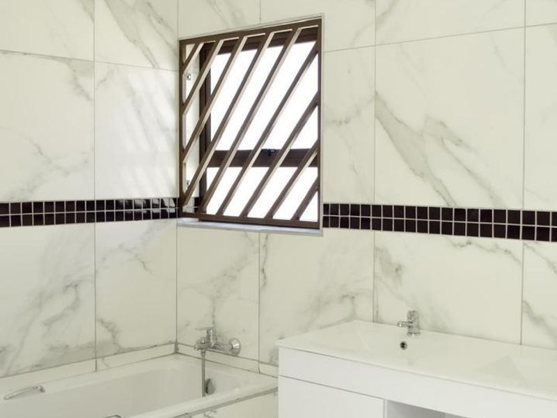 FOR SALE: Stunning 3-Bedroom Home in Okahandja, Dolerite Ridge (Extension 7) – N$1,750,000 - Photo 7