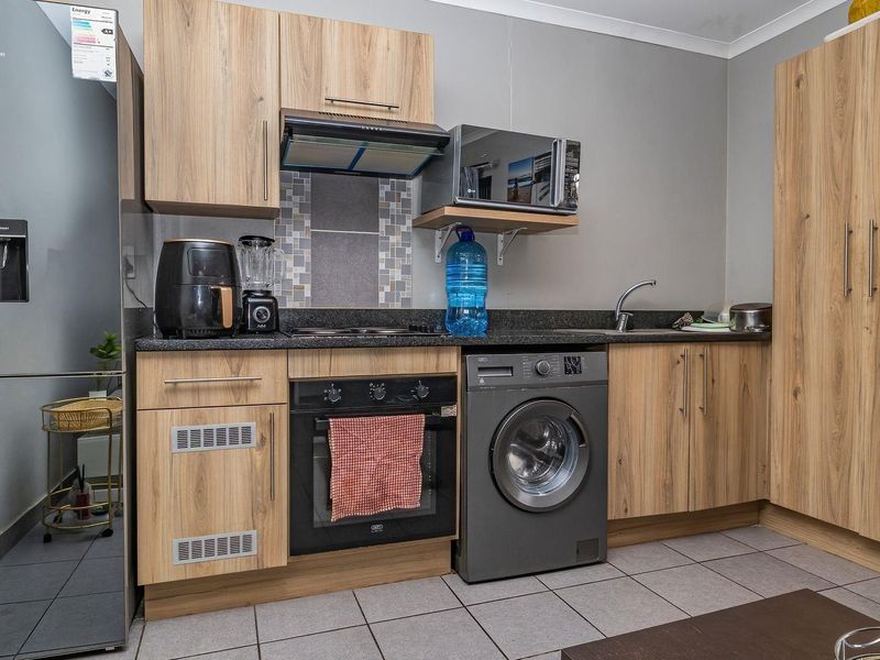 Welcome Home! - Photo 3