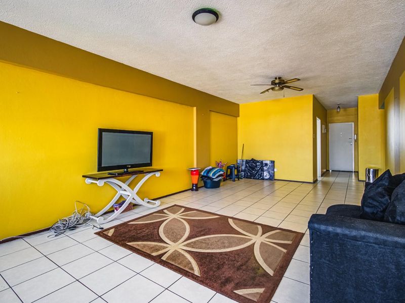 PRICED TO GO! 5 TH FLOOR UNIT - Photo 3