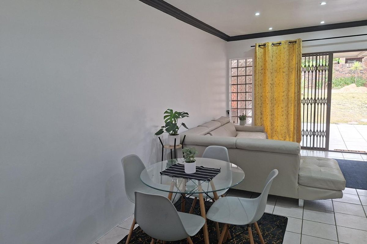 Simplex 3 Bedroom/2 Bathroom with lovely patio and braai area - Photo 3
