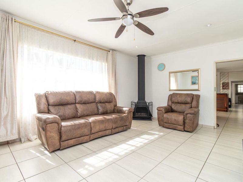 Bromhof Family Haven – Spacious, Stylish, and Smartly Designed for Modern Living - Photo 10