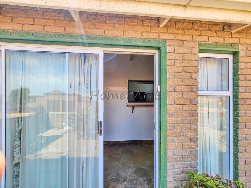 Ext 6, Henties Bay:  Older 3 Bedr home with flat AND LOADS OF POTENTIAL - Photo 4