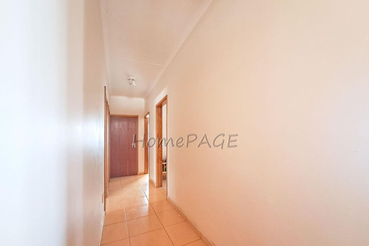 Fairway Estates, Walvis Bay:  3 Bedr Home with 3 Bedr Flat on offer - Photo 3