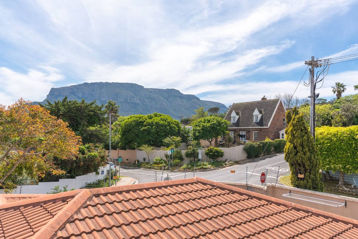 4.950 MIL – PRICED TO SELL!! COME SEE, COME SIGN – THE BEST VALUE IN HOUTBAY - Photo 2