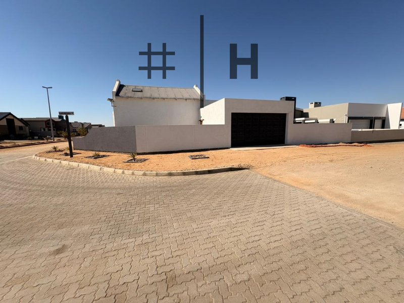 House for Sal in Hentiesbay - Photo 1