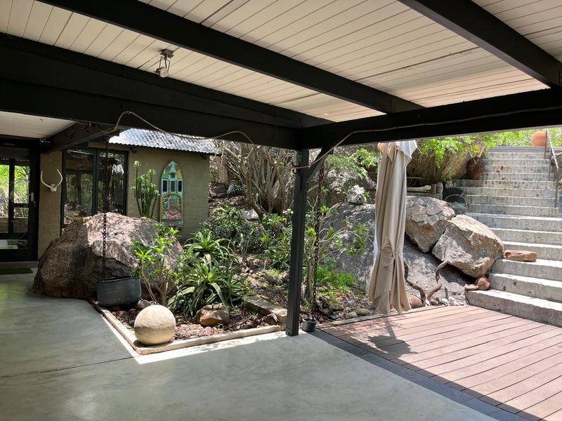 Absolute privacy in the spectacular Leopard Rock Nature Reserve. - Photo 3