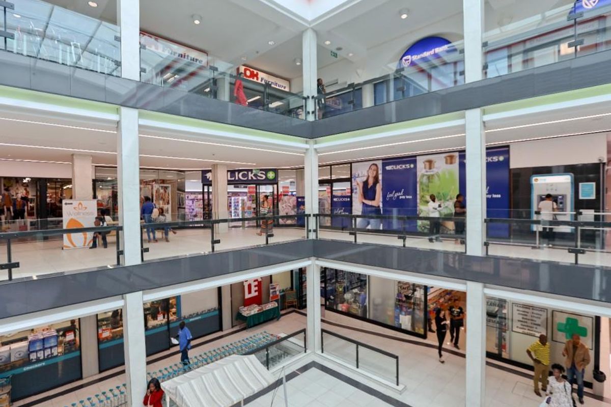 Retail spaces to let Gustav Voigts Centre - Photo 3