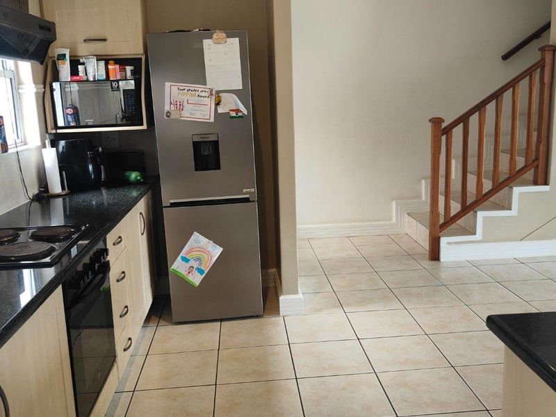 Investor’s Dream: 3-Bed, 2-Bath Duplex on Golf Estate - Photo 7