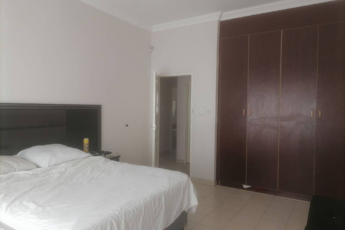 Family Unit - Photo 2