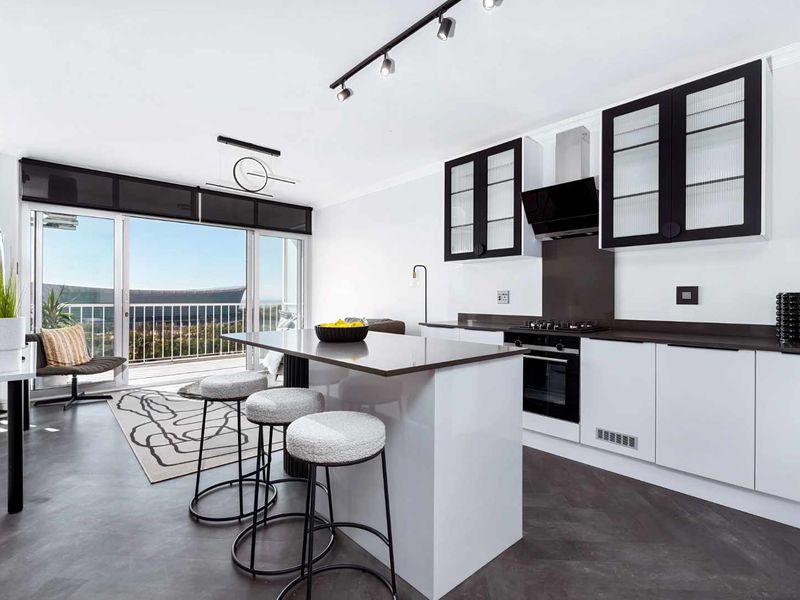 Top-Floor Luxury in Green Point! - Photo 2