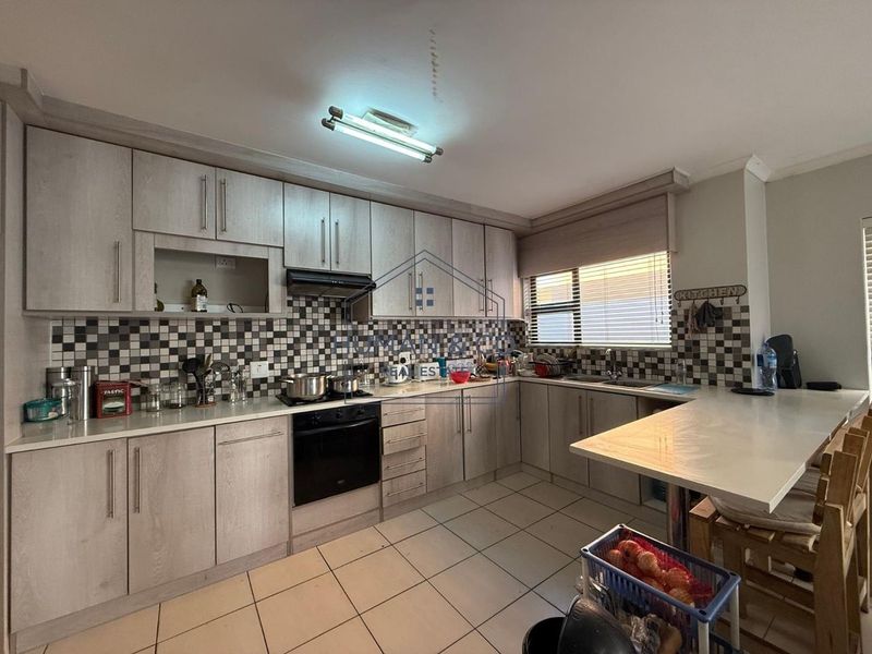 Ideal Starter Home in Fairway Estate - Photo 6