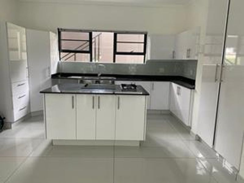 3 Bedroom Ground Floor Apartment For Sale in Palm Lakes Estate - Photo 2