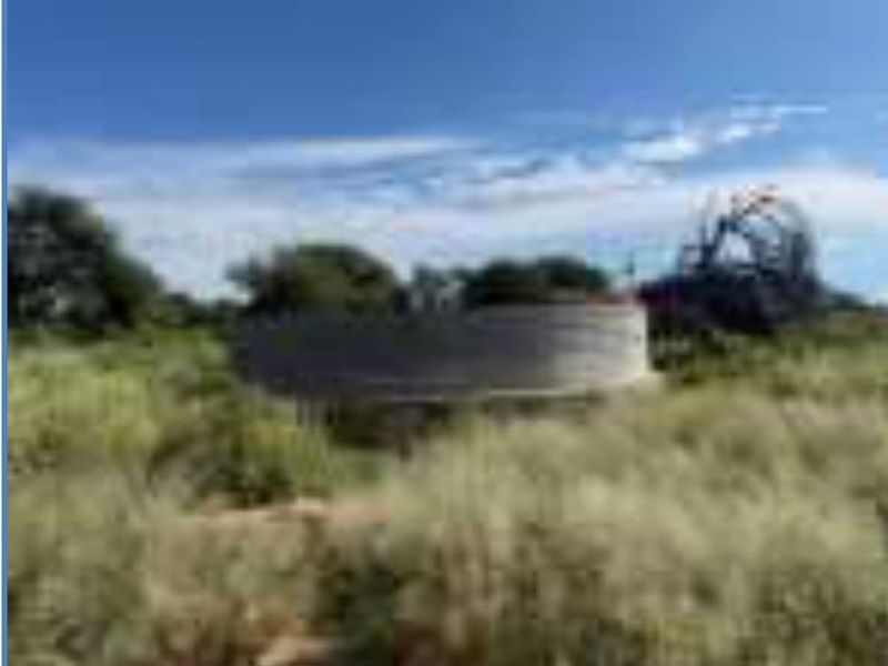 Own your own "little farm", just 8 kilometers from Otavi on the Tsumeb road. - Photo 3