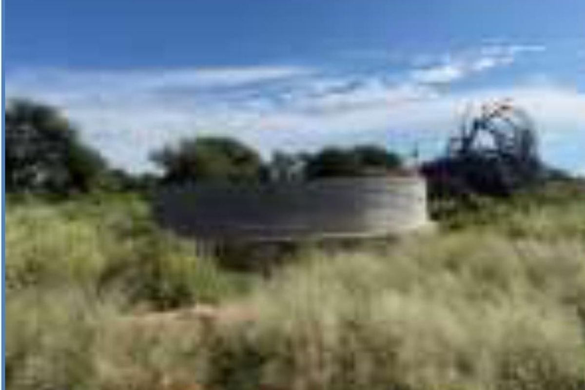 Own your own "little farm", just 8 kilometers from Otavi on the Tsumeb road. - Photo 3