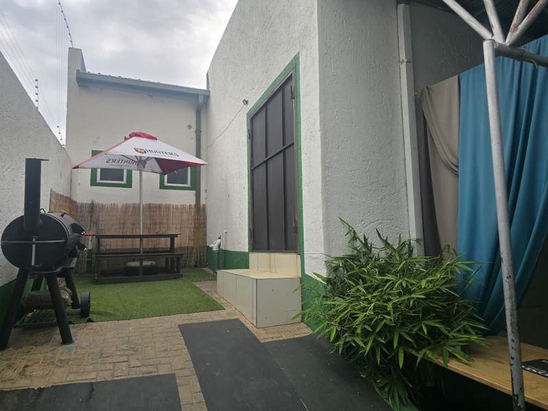WINDHOEK – BUSINESS / ENTERTAINMENT PROPERTY - Photo 3