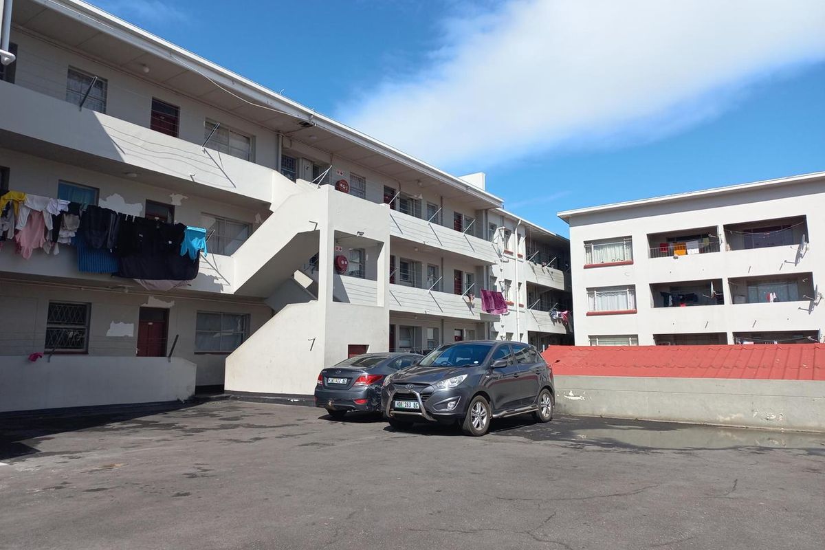 Investment opportunity! Multi-Unit Residential Property with Retail Outlets - Photo 5