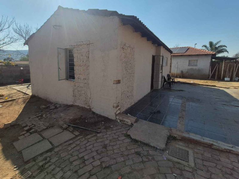 HOUSE FOR SALE-CLAREMONT - Photo 1
