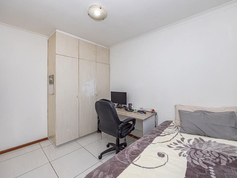 Stepless, Lock -up and Go Semi-detached Home - Photo 5