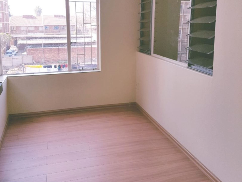 Live in Silverton's Heart: Spacious 2.5 Bed Apartment Awaits! - Photo 9