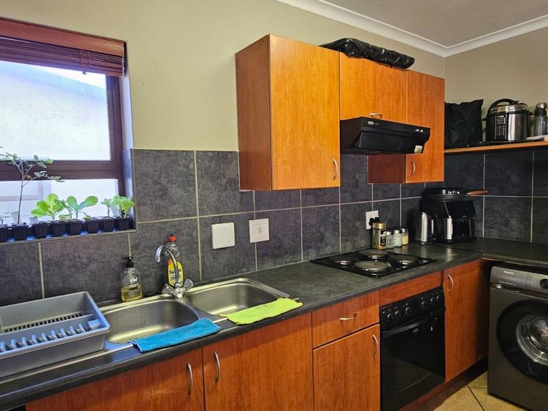 3 BED, 3 BATH HOME FOR LONG TERM RENTAL - Photo 9