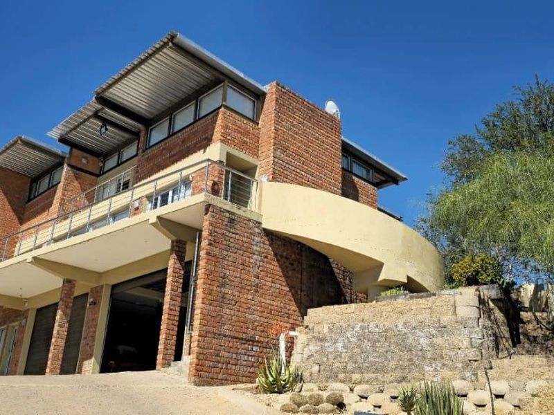 Architecturally designed Jet Setter Home. - Photo 8