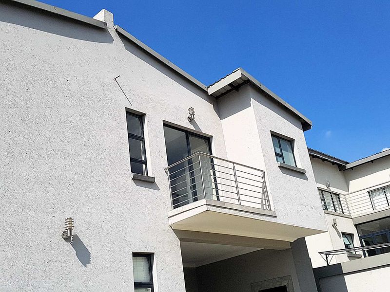 Luxurious Family Home. - Photo 3