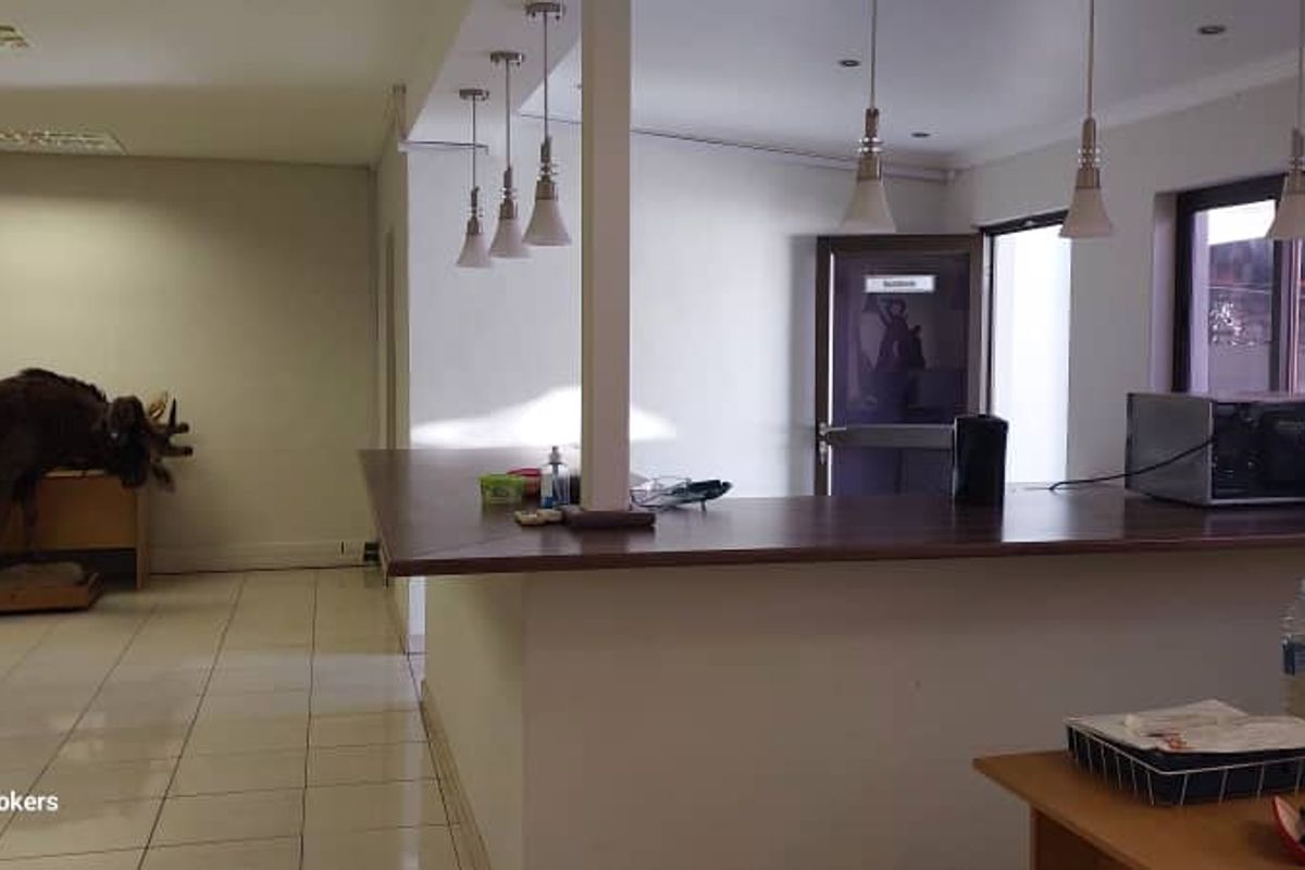 Versatile Business Hub: Two Buildings, Endless Possibilities! - Photo 3