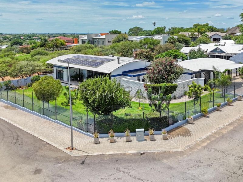 Outjo:  A BEAUTIFUL, ECLECTIC WAREHOUSE-STYLE HOME IS FOR SALE - Photo 2