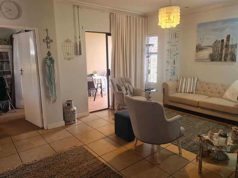 EXCLUSIVE MANDATE INCLUSIVE OF BIG STOREROOM AND 3 PARKINGS  - STOREROOM AND 3 PARKINGS INCLUDED IN DEAL - Photo 7