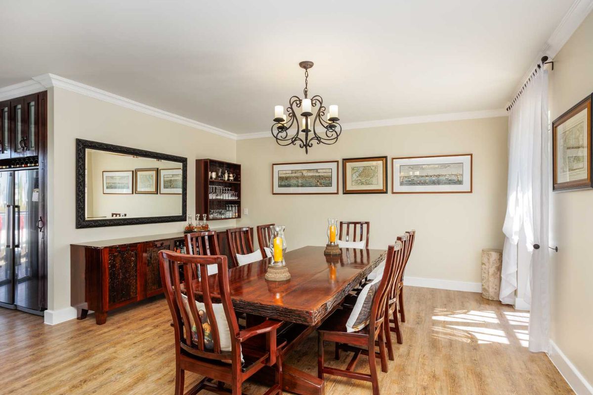 Outstanding North-Facing Four-Bedroom Home Bordered by Val de Vie Estate’s Nature Reserve in a Cul-de-Sac - Photo 4