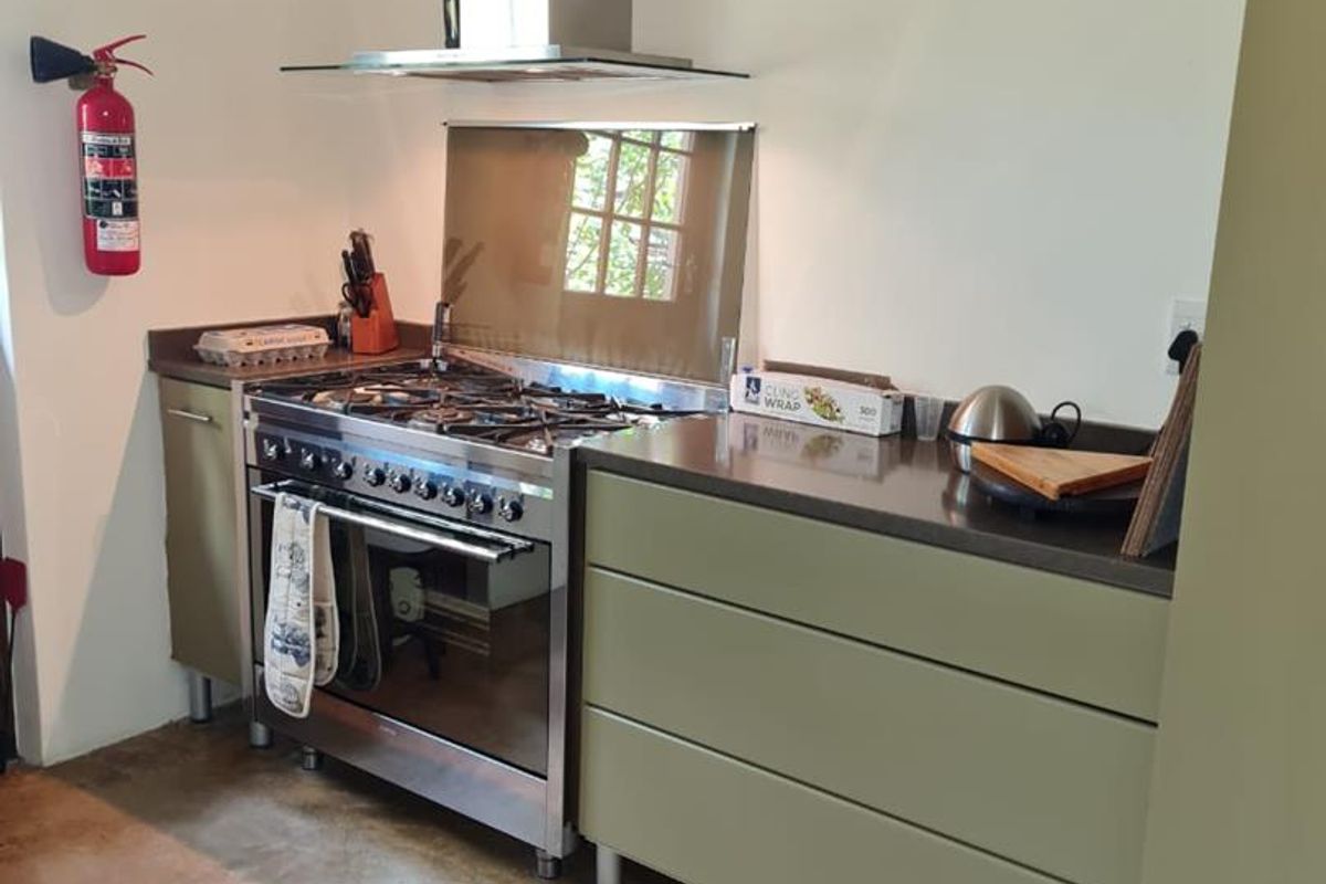 STYLISH PROPERTY! - Photo 5