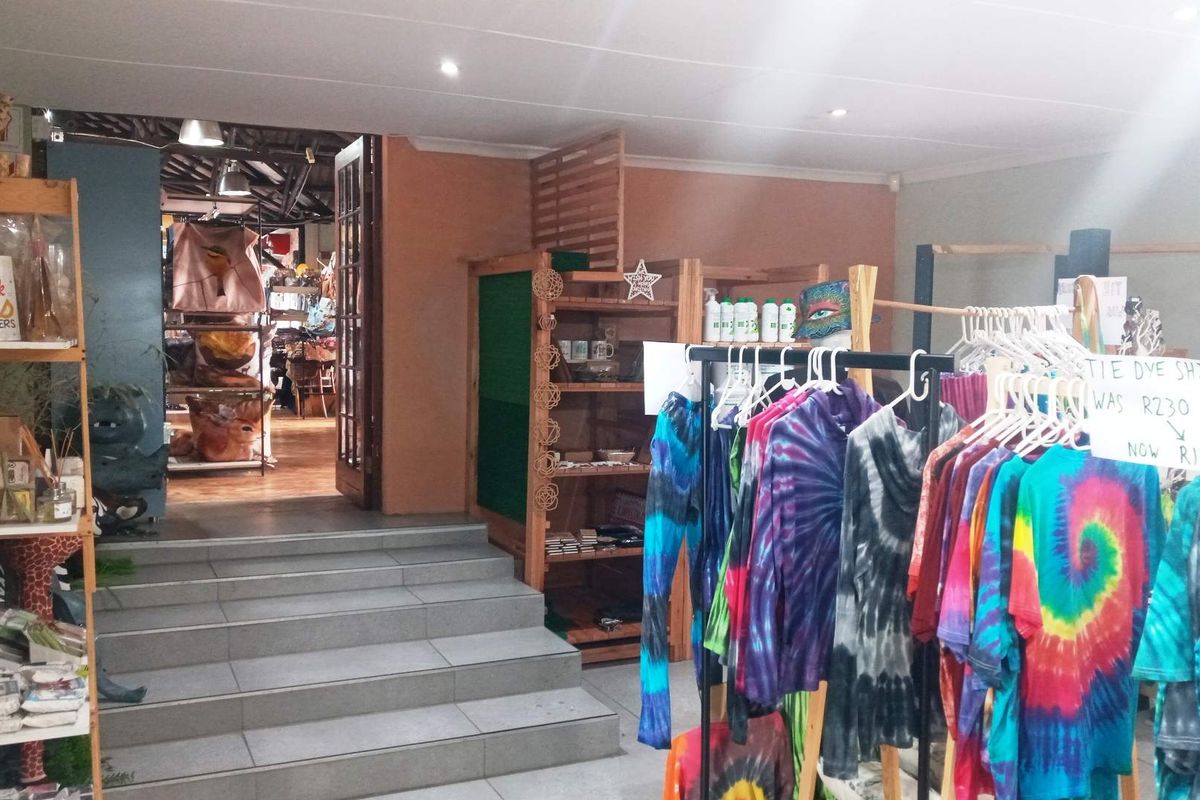 Retail Opportunity To Let – 52m2 Shop at Iconic Heidi's Centre, Bothas Hill - Photo 4