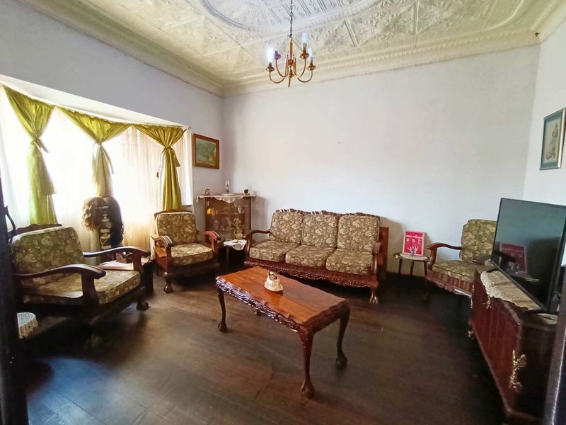 Neat 3-Bedroom Home with Income-Generating Cottage - Photo 5