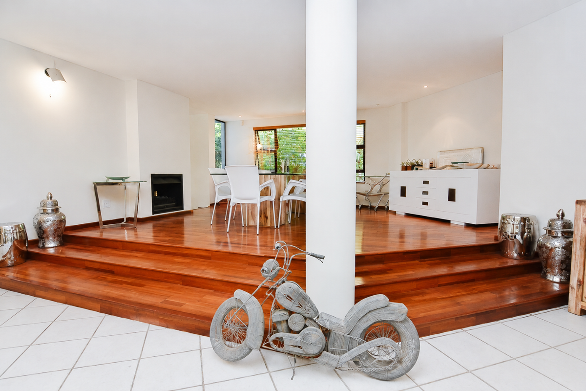 Exceptionally spacious and modern family home - Photo 2