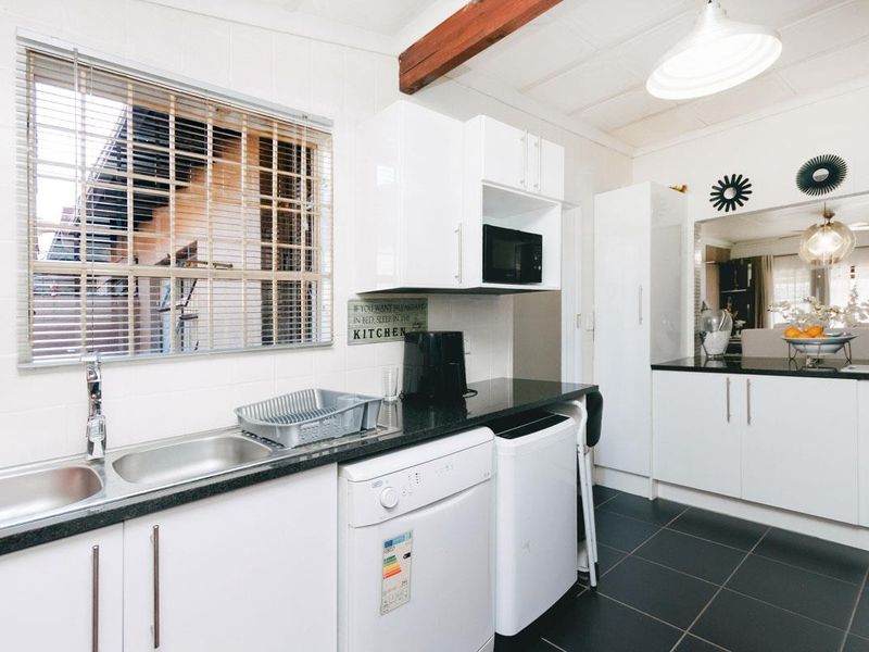 Neat 2 bedroom 2 bathroom unit for sale in Weltevreden Park Roodepoort - Photo 3