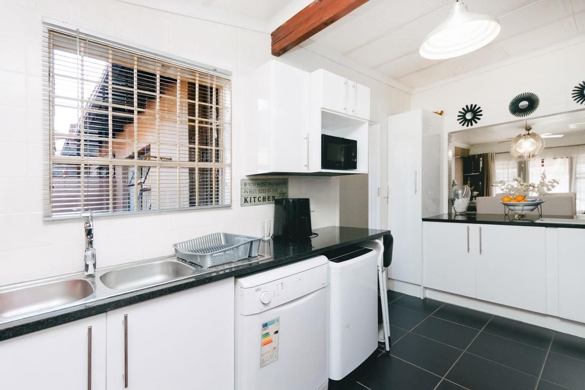 Neat 2 bedroom 2 bathroom unit for sale in Weltevreden Park Roodepoort - Photo 3