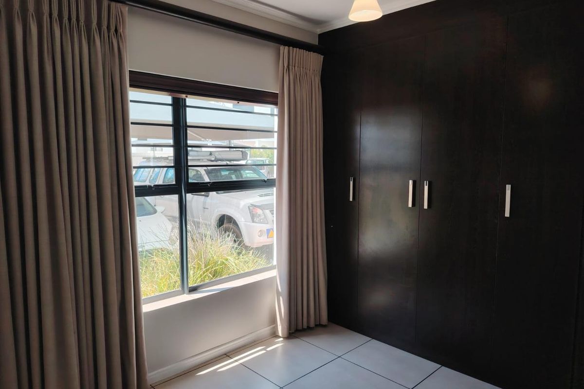 Rare find - Ground floor 3 bedroom apartment with garage in De Velde - Photo 4